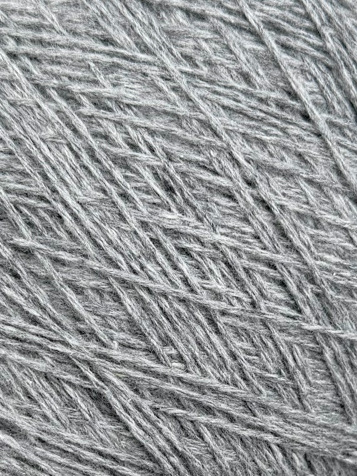 G&G Filati Divino 3/14 – Kaschmir, Seide col. Mittelgrau Mélange